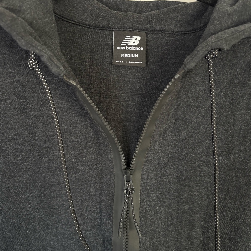 New Balance Women's Black Utility Jacket - Picture 4 of 4